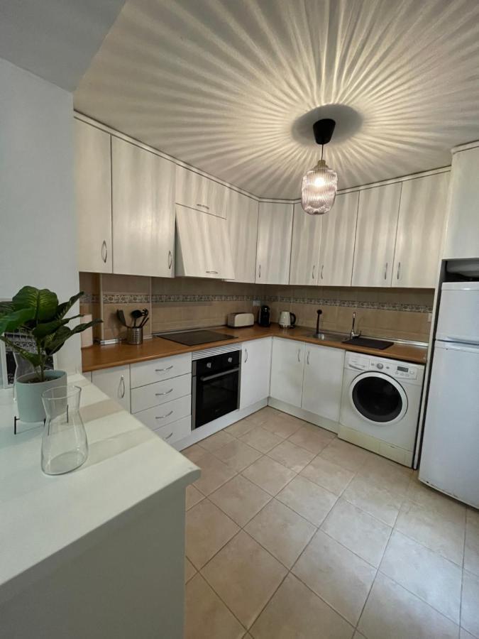 Three Bedroom Apartment With Pool In Torrevieja Kültér fotó