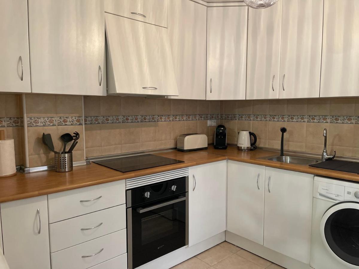 Three Bedroom Apartment With Pool In Torrevieja Kültér fotó