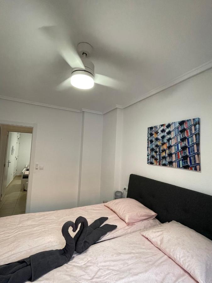 Three Bedroom Apartment With Pool In Torrevieja Kültér fotó