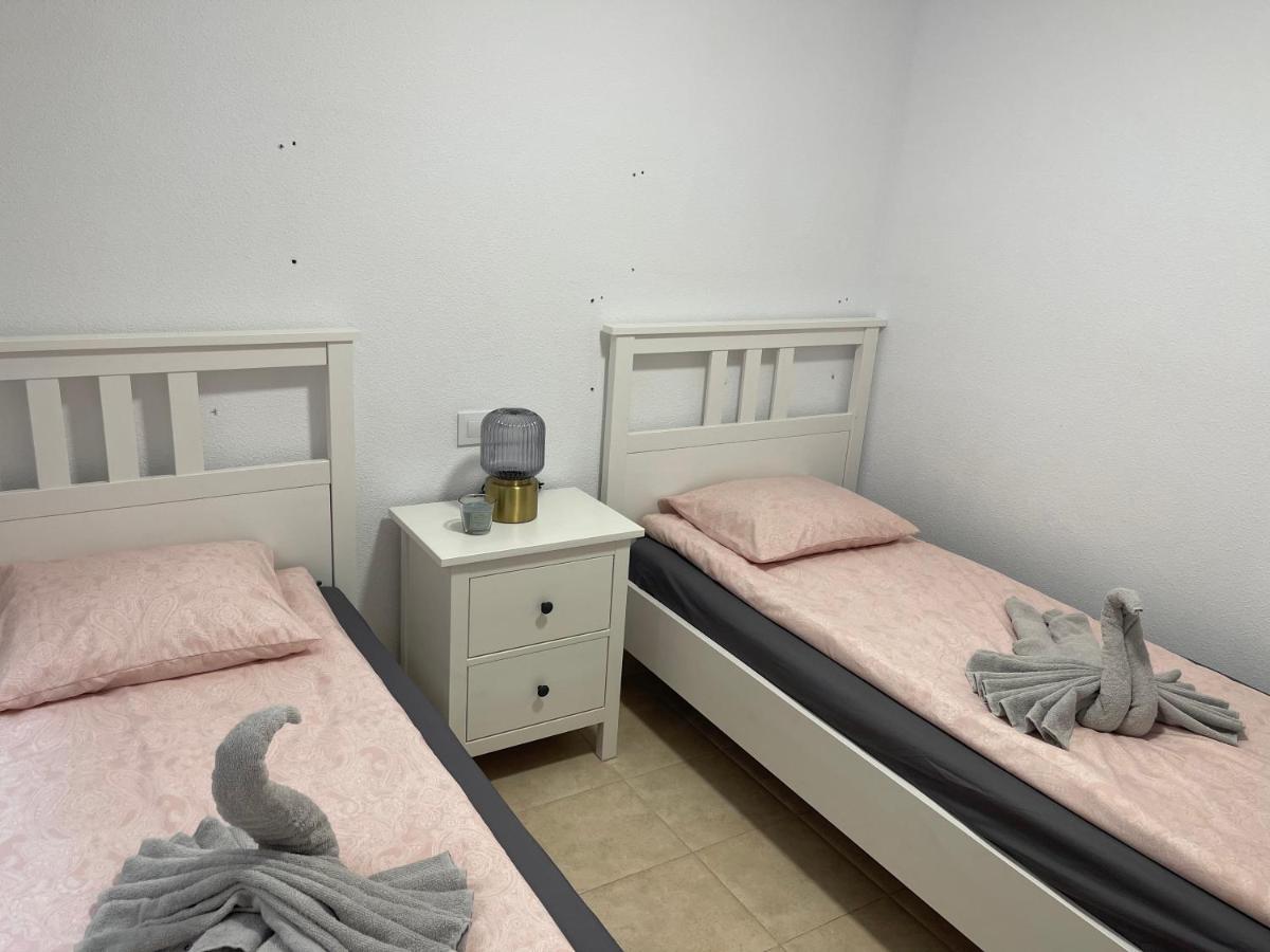 Three Bedroom Apartment With Pool In Torrevieja Kültér fotó
